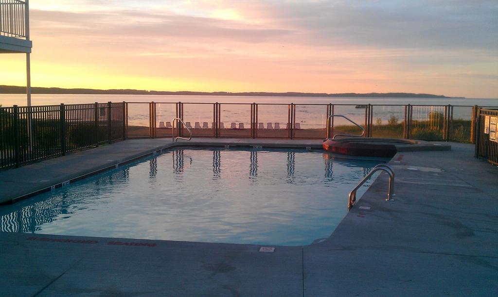 Cherry Tree Inn & Suites Traverse City Kültér fotó