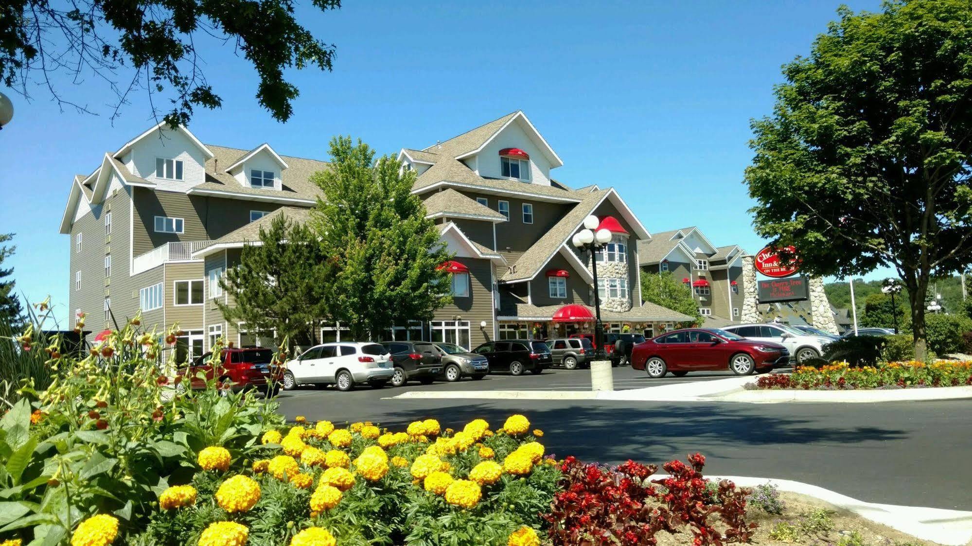 Cherry Tree Inn & Suites Traverse City Kültér fotó